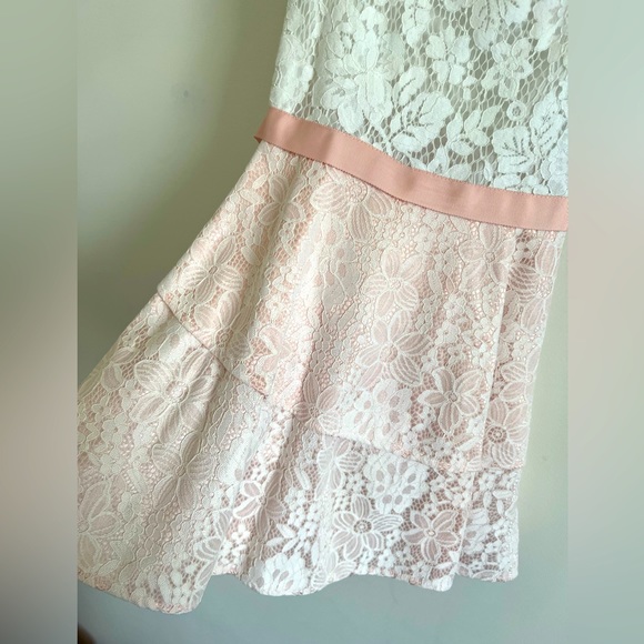 Girls lace dress Size5 - Picture 3 of 5